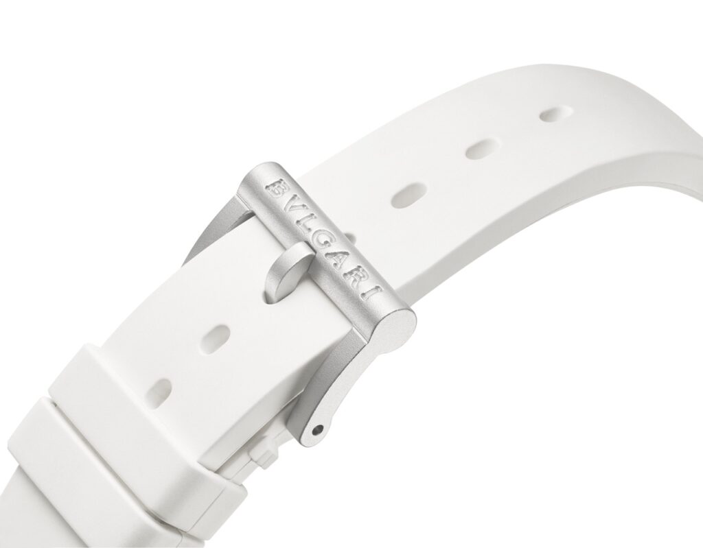 Bulgari Aluminium: l'icona sportiva si veste d'estate 9 Foto 3 Bvlgari 2026 Bvlgari Bvlgari Aluminium White 104335 04 dimensioni grandi